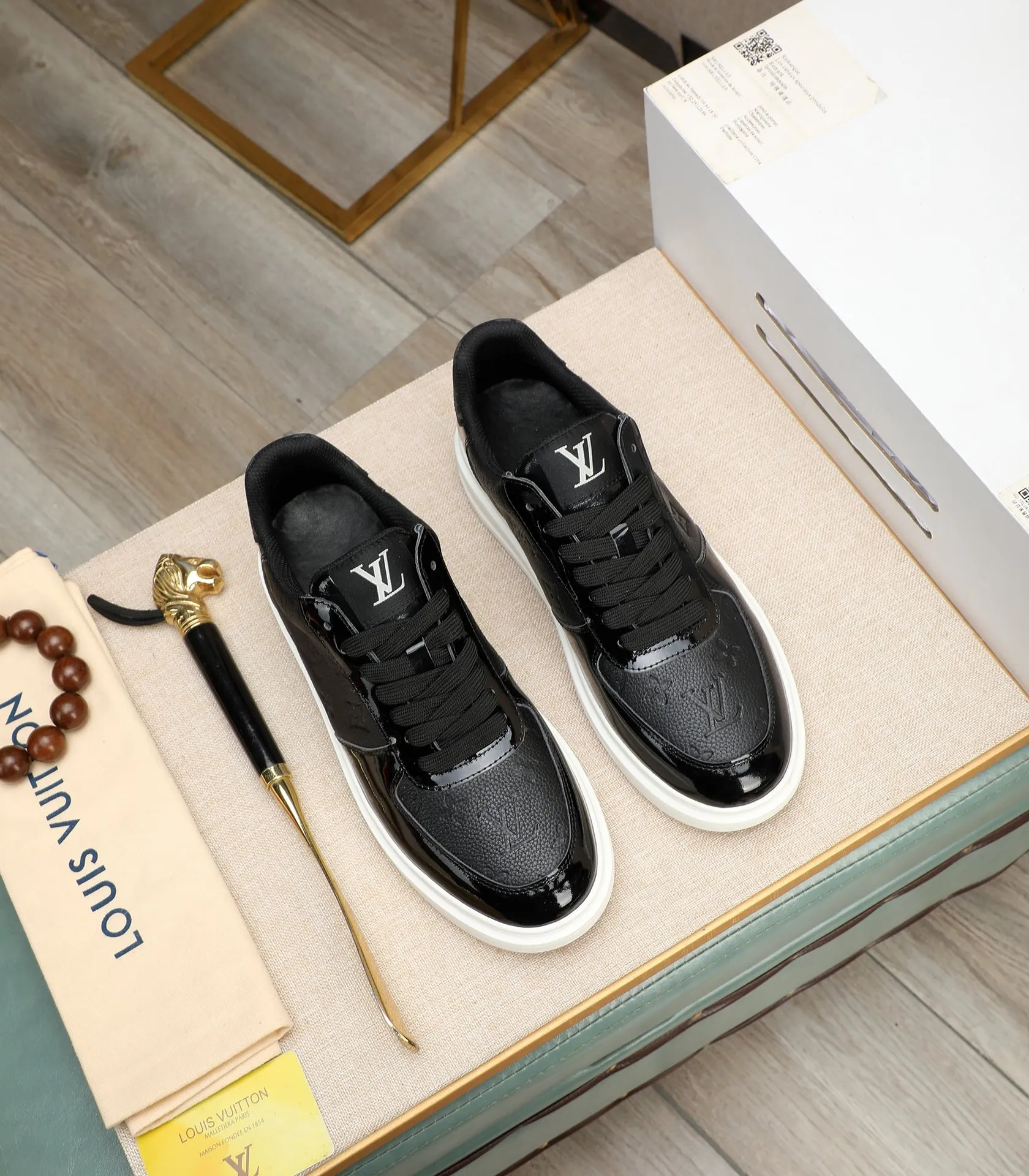 Men's shoes 💰540 💰(Niuli: full package) louis vuitton (Louis Vuitton/lv) top 🔍🔍 new models are on sale at the same time at the counter. The upper 🇮🇹 is imported from Italy, first-layer cowhide, and the lining is fully imported cowhide. 💪💪, completely 1⃣️ to 1 ⃣️Re-engraved🇮🇹💪💪, ⚠Sole: The original sole is specially provided by the original factory, the exclusive movable molded sole is super comfortable, ⚠The original factory follows the order, 🔍🔍high quality, you can enter and exit the counter at will, welcome to compare⚠. Code number:38-44